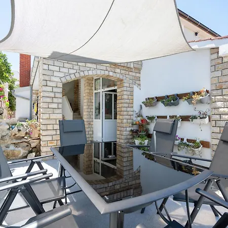 Apartment By The Sea Nin, Zadar - 15842 Nin